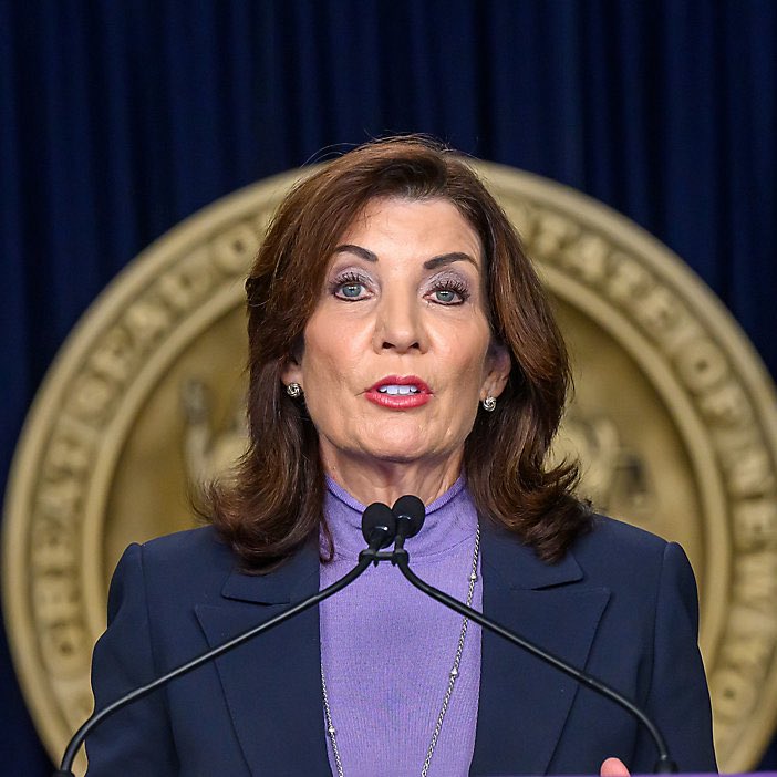 Protect Kamala Harris ✊ (@disavowtrump20) on Twitter photo 🚨NEW: New York Governor Kathy Hochul promises to respond to the Texas GOP gerrymander: “In New York, we'll confront Trump's legal insurrection head on. We'll meet him on the same field and beat him at his own game.”
RETWEET if you stand with <a href="/GovKathyHochul/">Governor Kathy Hochul</a> against the GOP! 🚨NEW: New York Governor Kathy Hochul promises to respond to the Texas GOP gerrymander: “In New York, we'll confront Trump's legal insurrection head on. We'll meet him on the same field and beat him at his own game.”
RETWEET if you stand with <a href="/GovKathyHochul/">Governor Kathy Hochul</a> against the GOP!
