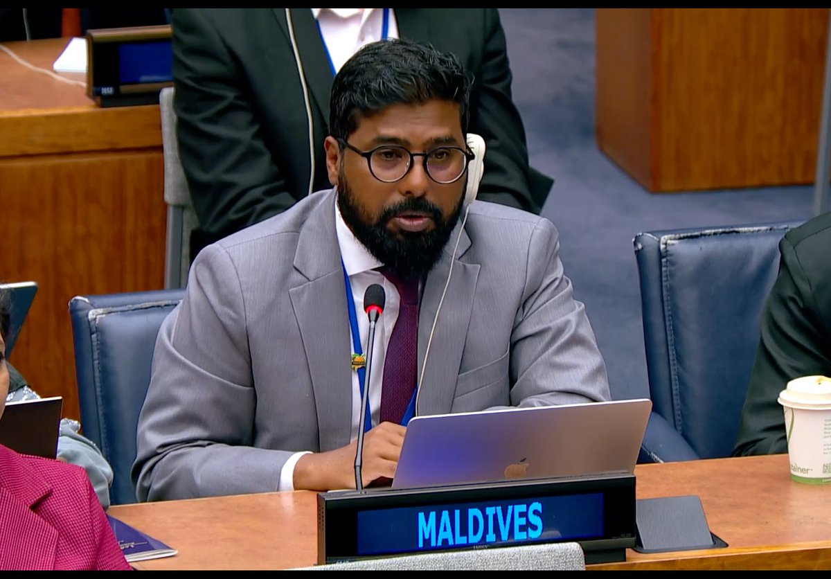 IISD_ENB's tweet photo. Delegates at #PrepCom2 for the #BBNJ Agreement focused on governance issues, such as arrangements to enhance cooperation with relevant bodies and provisions for Secretariatโincluding its seatโand technical aspects of the Clearing-House Mechanism
โก๏ธ https://t.co/8XBCMEqs17 https://t.co/bNFFbXJWPG