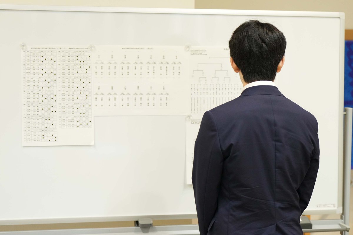 宗像から福岡入りした審判長の藤井聡太竜王「１時間弱くらいでした」と話し対局を観戦…森下卓九段も会場に着き、関係者へ丁寧に挨拶＜第38回高校竜王戦＞スッキリした表情で疲れを見せない第一人者。準決勝までのトーナメント表入り詳報記事は竜王戦中継ブログをご覧下さい↓ yomiuri.co.jp/igoshougi/ryuo…