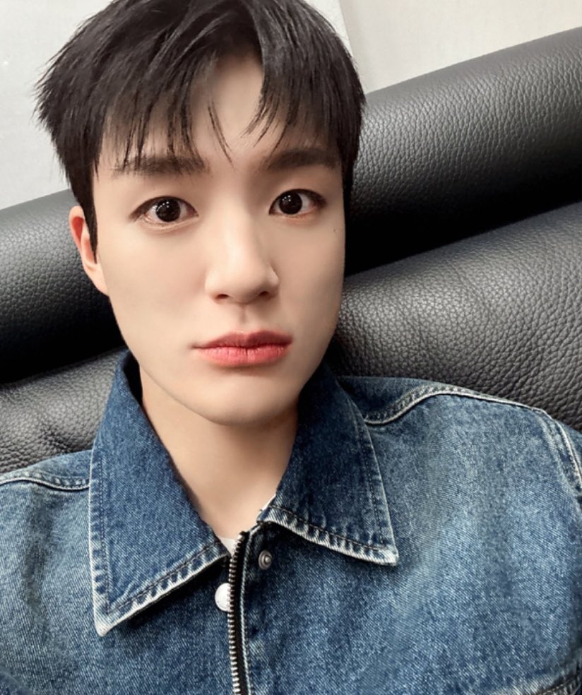 sweet2jj's tweet image. 좋은 하루 보내 !!!!!!!