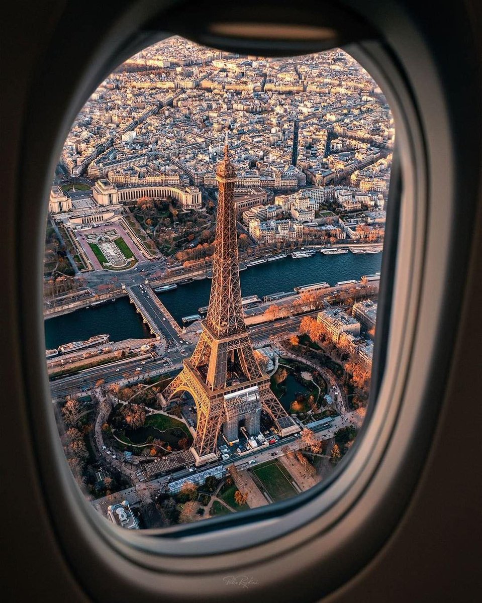 RubySmith152406's tweet image. Breathtaking panoramic view of Paris