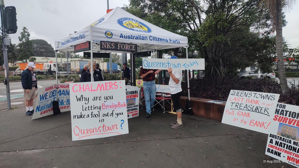 RobbieBarwick's tweet photo. Today people all over Australia are calling PM @AlboMP & Treasurer @JEChalmers to demand they pull rank on @bendigobank CEO Richard Fennell & order him not to close the last bank on Tasmania's west coast in Queenstown.

Here's @CitizensPartyAU outside Chalmers' office in Brisbane.