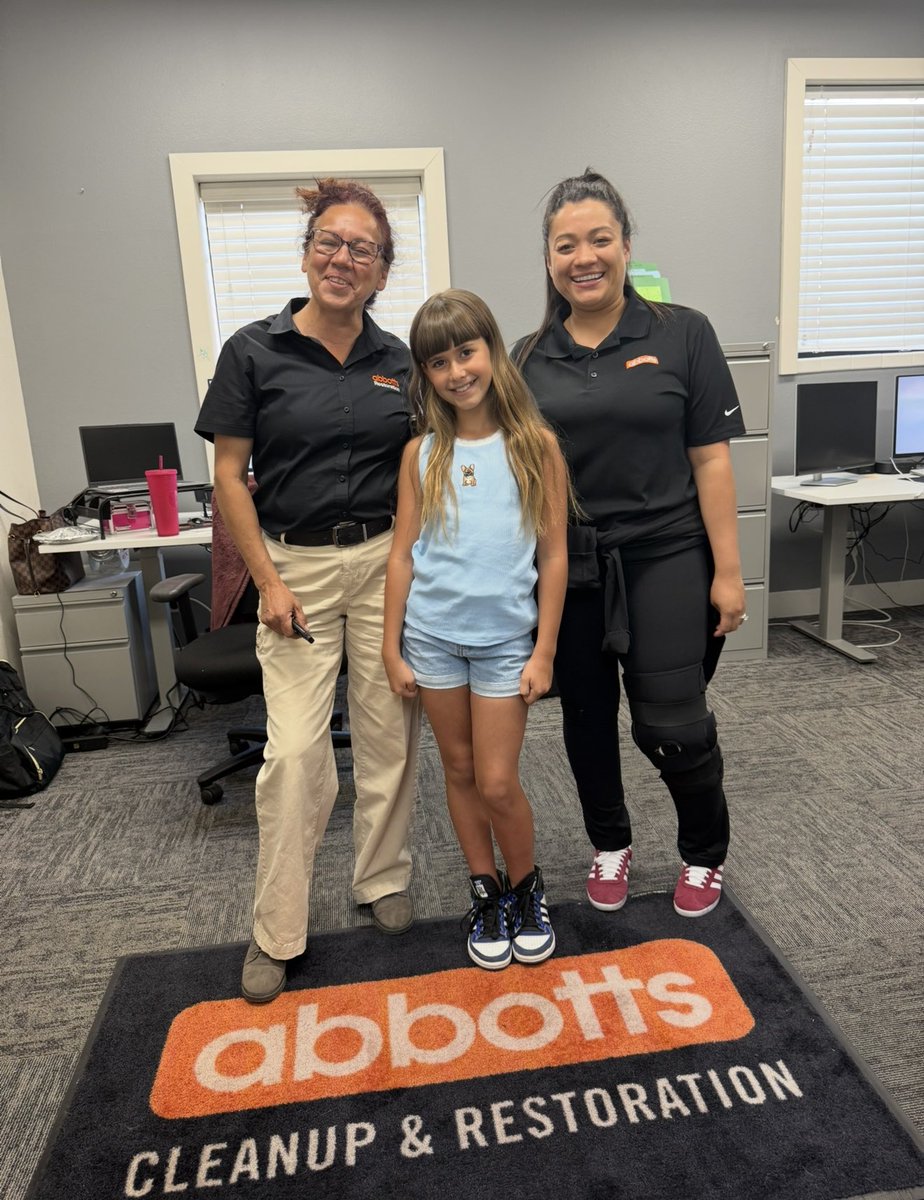 AbbottFireFlood's tweet image. ✨
Meet Mila — our only daughter and the next generation making her way through Abbotts Cleanup &amp;amp; Restoration. 👷‍♀️🚛

#FamilyBusiness #4GenerationsStrong #GoAbbotts #RestorationExperts #HelpingPeopleAndPropertyRecover