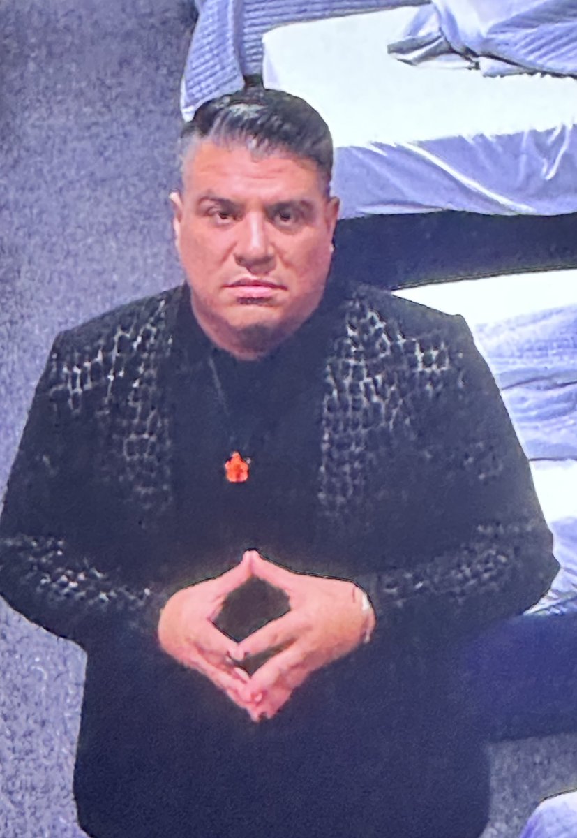 _Omarx7's tweet image. Se acerca a ti con halagos, te saca información, la comparte y crear el chisme. luego se une lado ganador y así quitarle la estabilidad al contrario.
La verdadera mente maestra, cuál será su siguiente víctima?