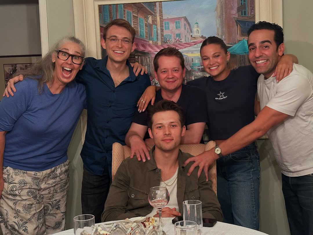 A Kickin' It movie is officially in development at Disney! Leo Howard and Olivia  Holt are expected to return along with more of the OG cast!, image size:1080x810