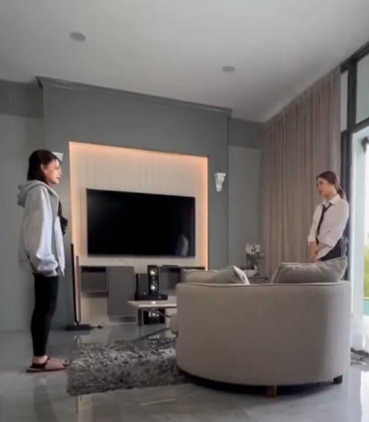 New quarter, same endless love from us 🫶 Keep flying high in Q11, girls — we’re with you every step of the way! 🪽💙 

THE AIR Q11 SHOOTING
#เสน่หาวาโยคิว11