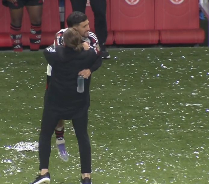 Arrasca e Filipe Luís com o gol do Pedro: