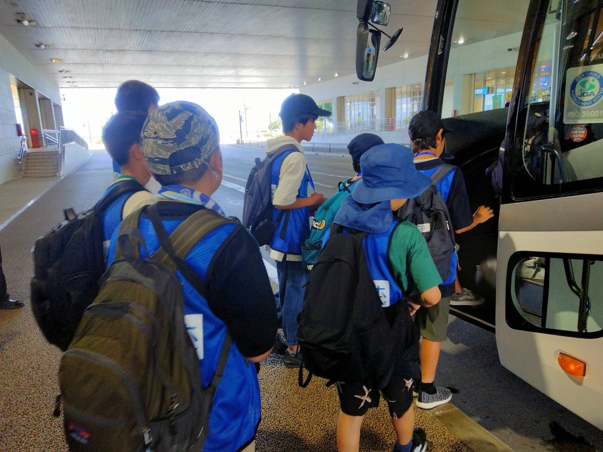 umigifu's tweet photo. アユでつながる岐阜と沖縄
川と海からひも解くつながり
〜岐阜と沖縄の未来への約束〜

空港について、
搭乗手続きをしています

#海と日本　#日本財団
#岐阜県　#沖縄県
#藍川北学園　#わかあゆ学
#しまうみ探検隊 https://t.co/uoJalcY8So