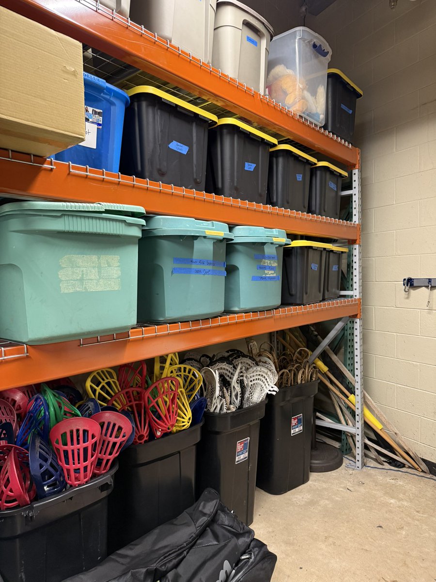 Courtney_Luka's tweet image. #PEhack warehouse shelving for your equipment room. Wheel equipment in and out super easy.
#PhysEd #pegeek