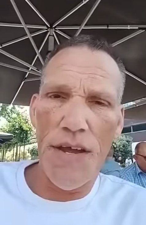 DennisMadrox's tweet photo. Zijn er PaTrioTteN die toevallig weten waar Ed 'zonder Petteflat' van den Berg momenteel voor vast zit?
We beginnen ons een beetje zorgen te maken omdat hij blijkbaar geen vrienden noch familie heeft die werkelijk om hem geven. ( Begrijpelijk, maar dat even terzijde)
#FreeEd https://t.co/LpynaI0ij3