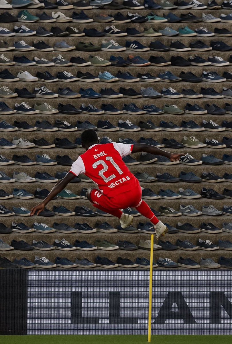 Y la norte 
descalza se quedooo 🎶🥶