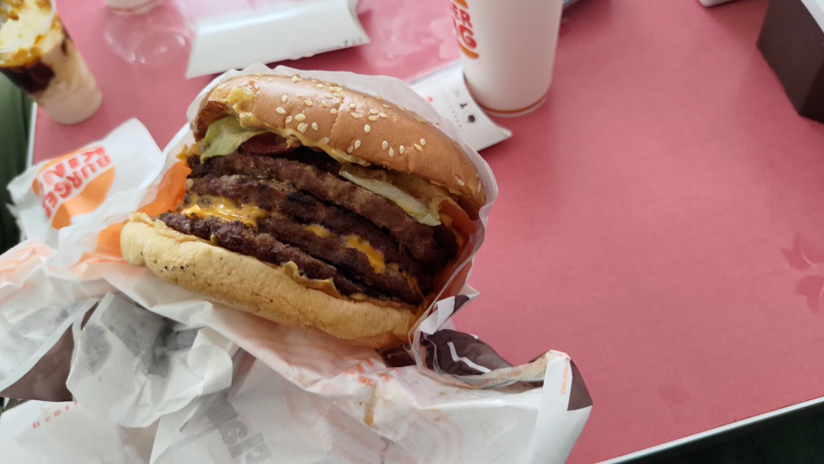 バブーボディバーガー…
でかすぎんだろ…………