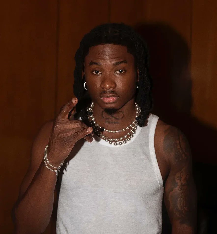 Pray for Lil Kesh as Singer is hospitalized after being st@bbed and robbed of his jewelry in Lagos.