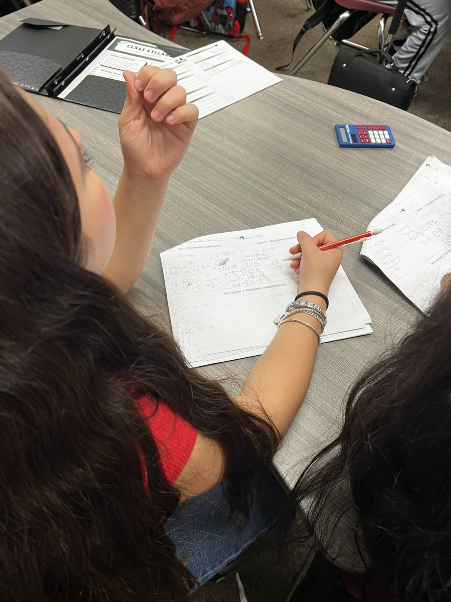 MsCTaylor_'s tweet image. Today is “Wow” Wednesday ✨at TMS so shoutout to Mr. Brunson! He did an amazing job with teaching students about mixed numbers! 📝📚✖️➗➕✖️@HumbleISD_TMS  @HumbleISD @Humble_2ndMath