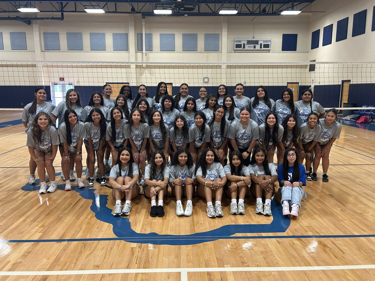Meet the Bobcats! Thank you to our volleyball booster for the pizza, juice and shirts ! 🫶🏼