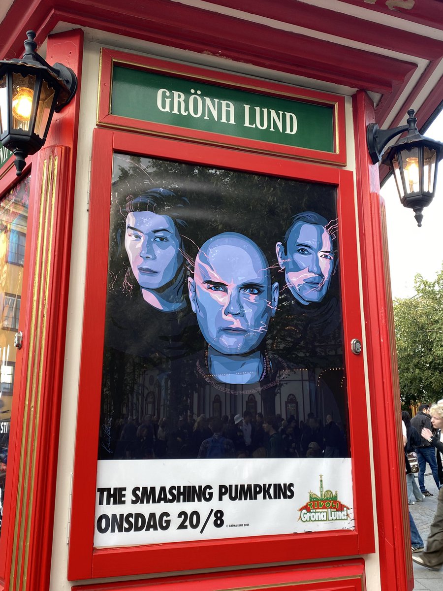 SmashingPumpkin's tweet photo. Absolutely packed show tonight in Gröna Lund! 🇸🇪🇸🇪

Next stop Gothenburg! https://t.co/IE2snHr5mJ