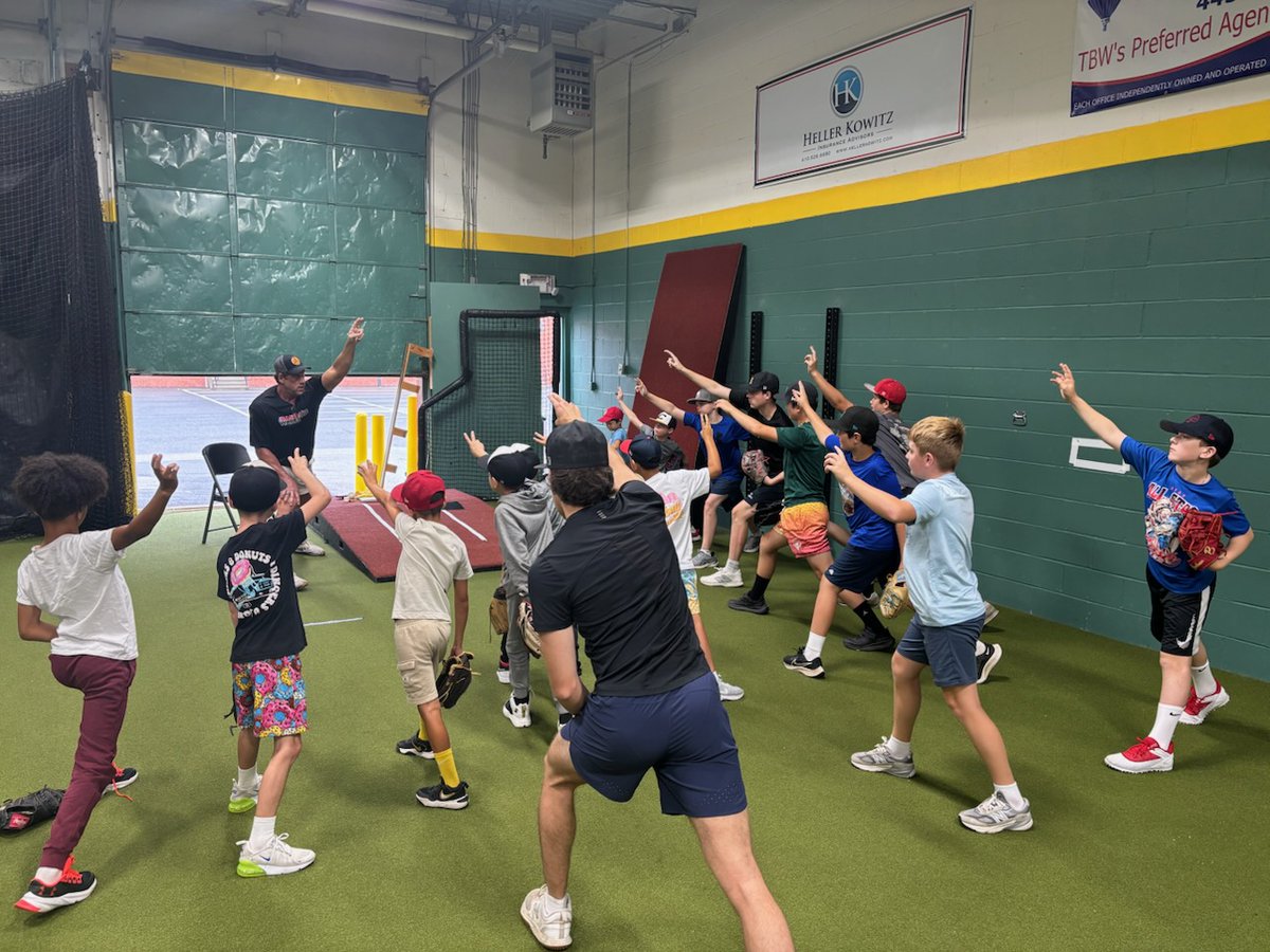 The Baseball Warehouse tweet media