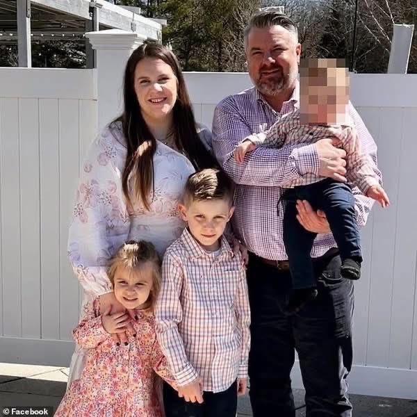 DuchessOfMeme's tweet photo. NH Family Tragedy: Parents &amp; 2 kids found dead in suspected murder-suicide. Toddler survives. Dad battled terminal cancer; mom shared struggles with depression days before. 

#ryanlong
#NewHampshire

https://t.co/TsNJWFuRQt https://t.co/1LP18NEZhs