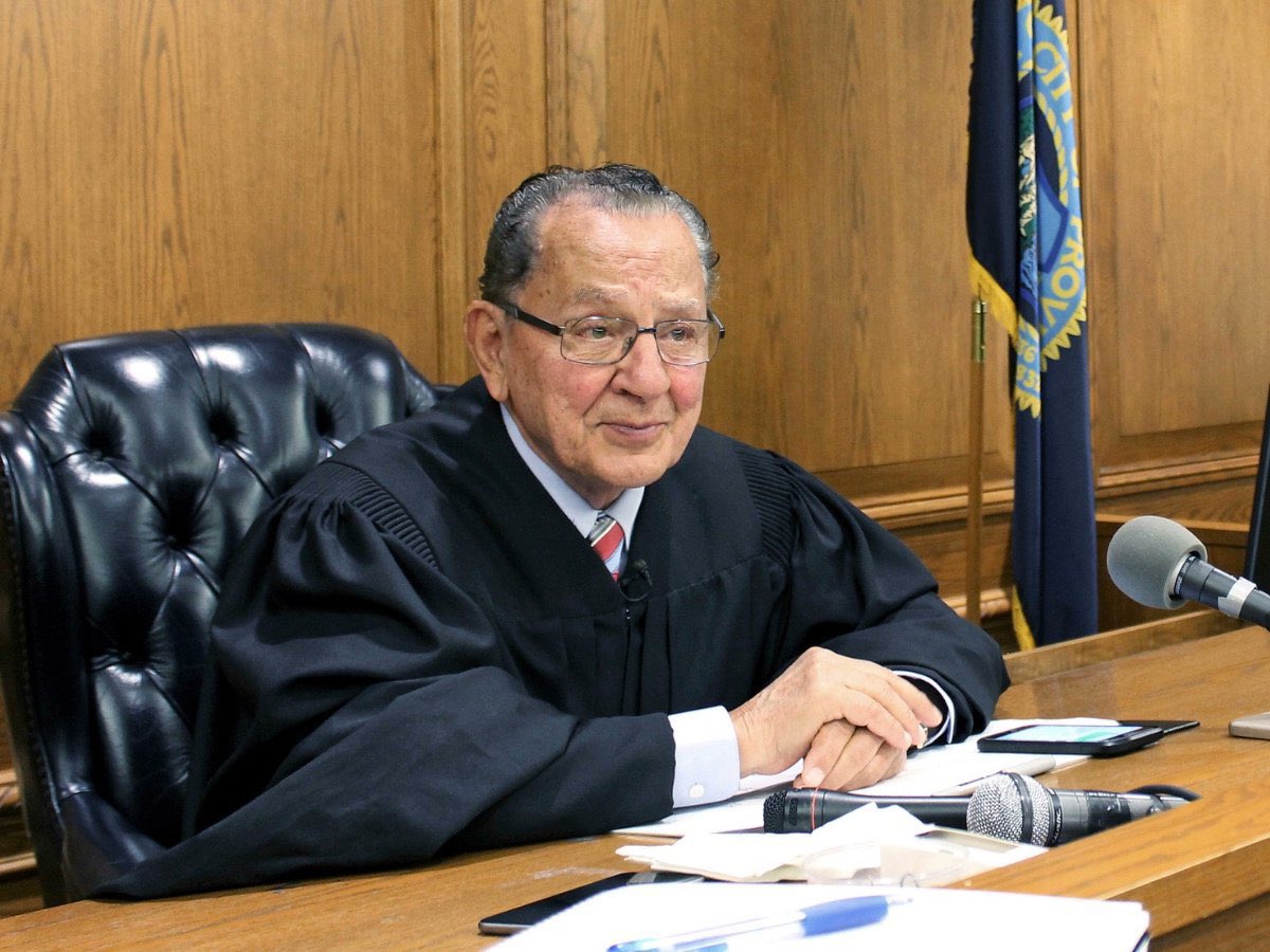 وفاة القاضي الامريكي الرحيم
#القاضي_الأمريكي 
#الأمريكي 
#مسقط 
#fenerinmacivar