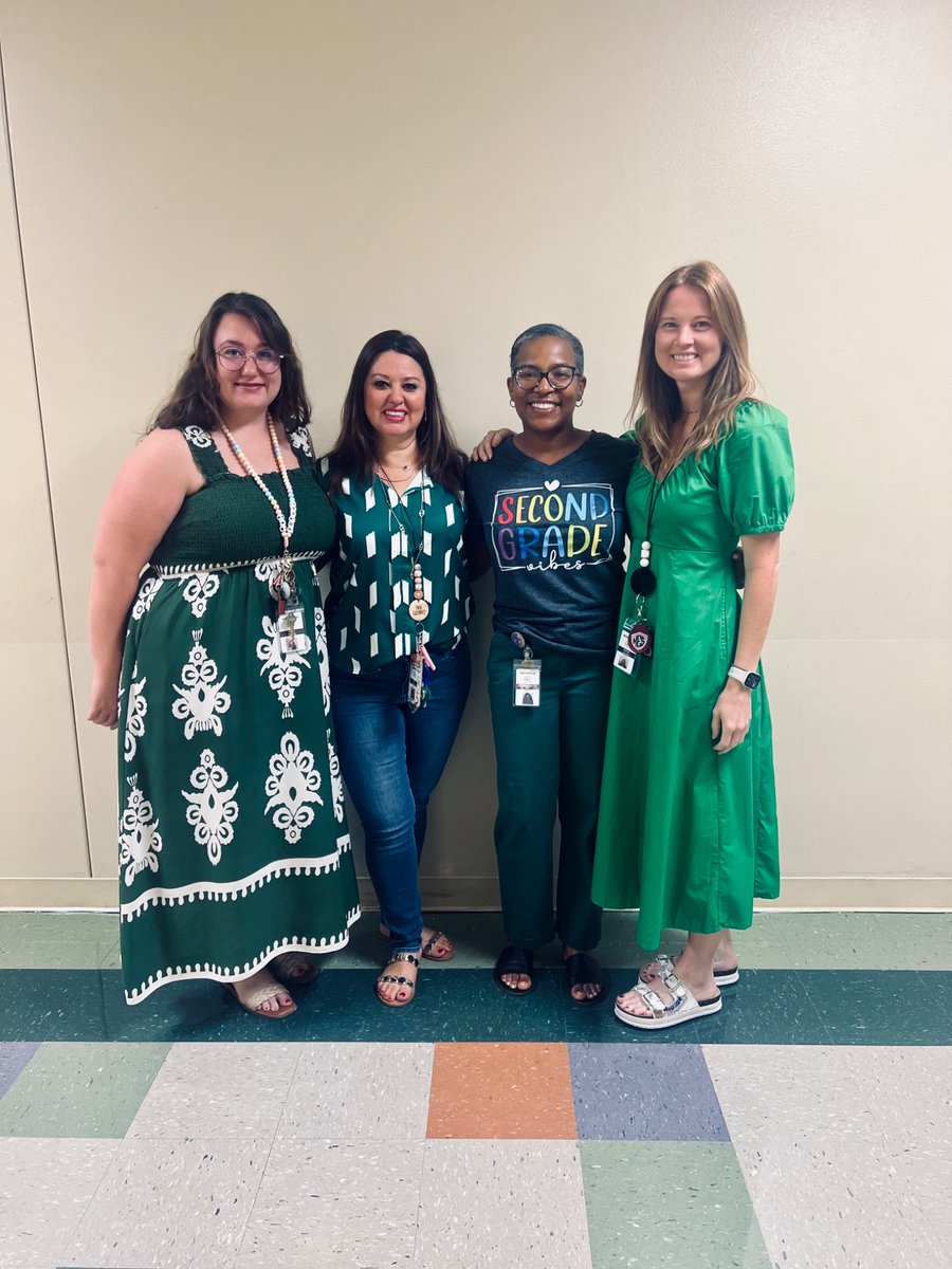 KendallElem's tweet photo. Kendall Knights wore green today to honor our friends at Hunt Elementary as they started their school year today. 💚 #HillCountryStrong #HuntElementary https://t.co/HLwKHZVCOG