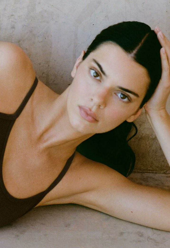 sportyspiceaura's tweet photo. poster girl. https://t.co/Tn09eHh99x