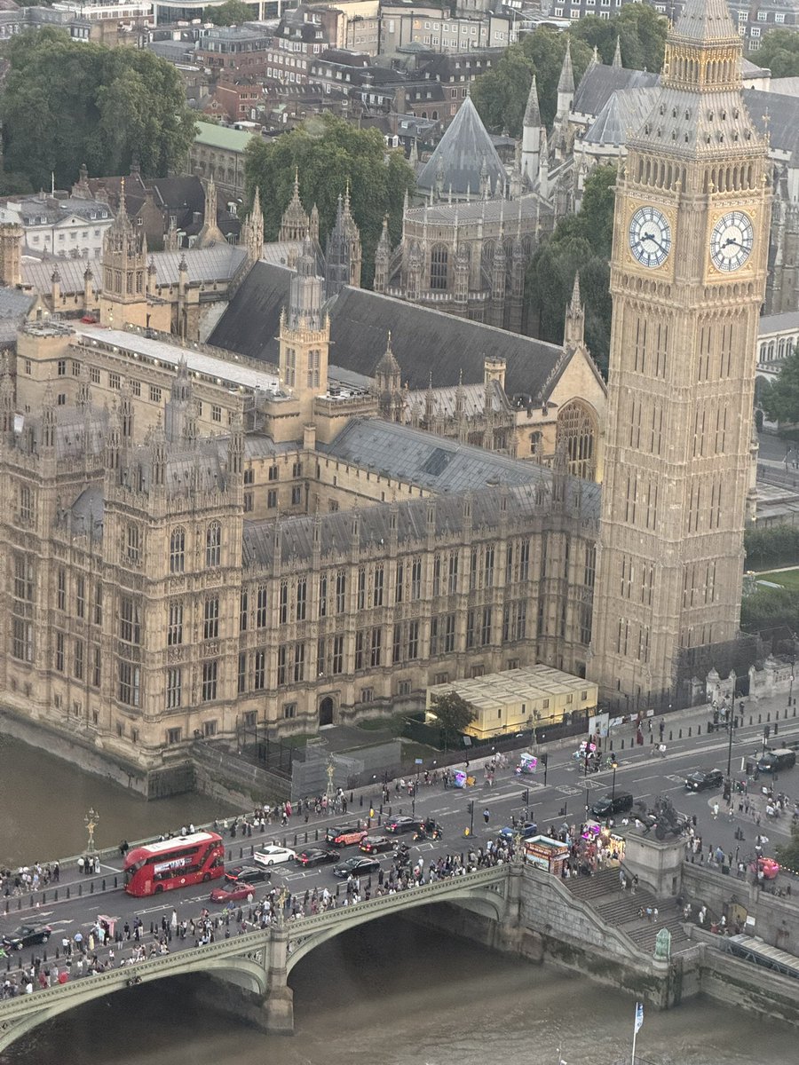 abba_00's tweet photo. لندن ترد الروح ♥️🇬🇧 https://t.co/fs2zeWu1dN