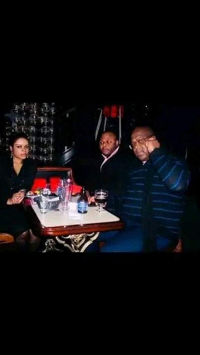 Illico_media's tweet image. Née le 06 Août 1974, #Youyou @MuntuMosi est décédée ce 19 Août à l&apos;âge de 51 ans après un long combat contre le cancer. 

Amoureuse de son pays et accompagnant la lutte de l&apos;UDPS pour faire partir l&apos;ancien président @josephkabila01, qui brillait d&apos;une très mauvaise gestion du…