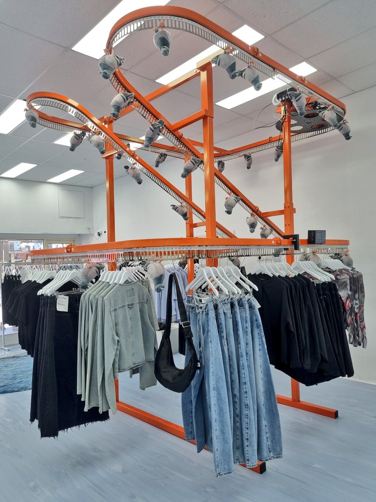 This store is full of pigeons! Alpha60