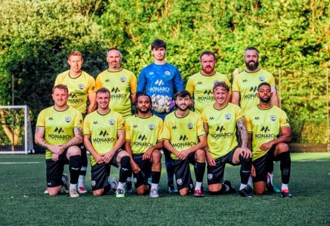 caelancooper's tweet photo. A top bunch of boys at  @BaguleyAthletic. 🦡 ⚽️ https://t.co/ZJw4vX4fgR