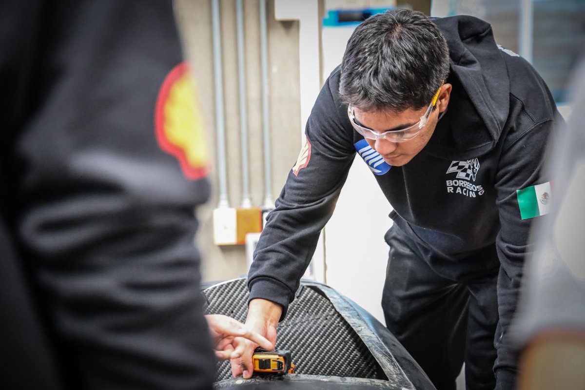 TecCampusAGS's tweet photo. Borregos Racing del Tec de Monterrey campus Aguascalientes 🇲🇽 competirá en el #ShellEcoMarathon 2025 en Río de Janeiro 🌎 junto a universidades de toda LATAM.
Su camino:
🥉 2024 | 3er lugar (Brasil)
🥈 2025 | 2º lugar (Indianápolis)
💙 ¡A romper récords y dejar huella! https://t.co/5BWBbU1gpu