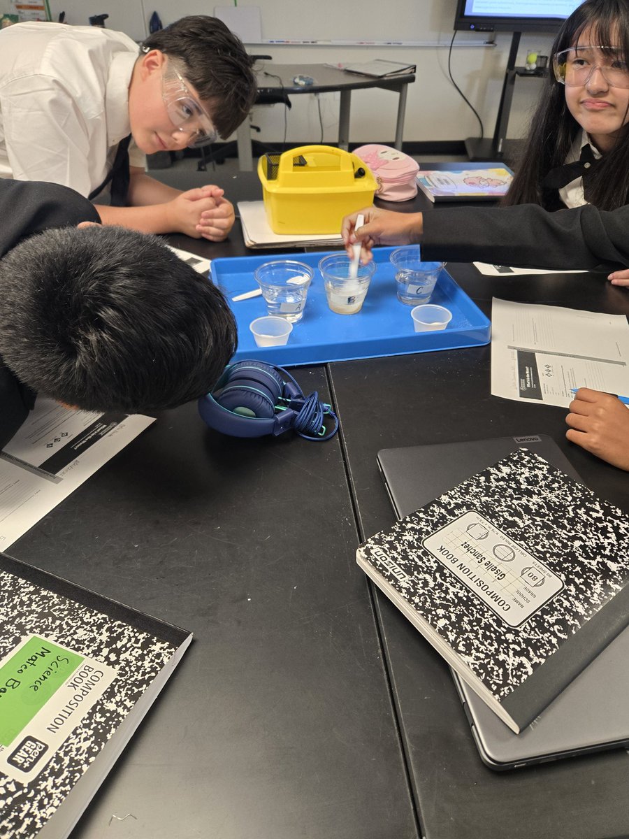 gus_perez10's tweet photo. Plate tectonics in action! 🌊🌎 Students in Ms. Cortez's class are getting hands-on with ocean basin formations @TAGinPG! @DrReyC 🌟👩🔬 #GeologyInAction #HandsOnLearning #ScienceClass https://t.co/ljxEPh6liO