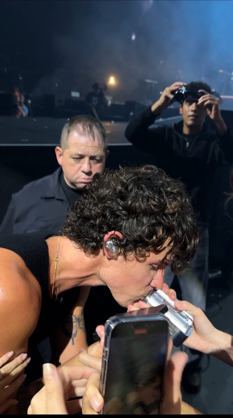 Gy1DnDhXkAEwMfe?format=jpg&name=large Shawn Mendes a Kiss Straight to the Camera — Fans Are Begging to See the Full Video