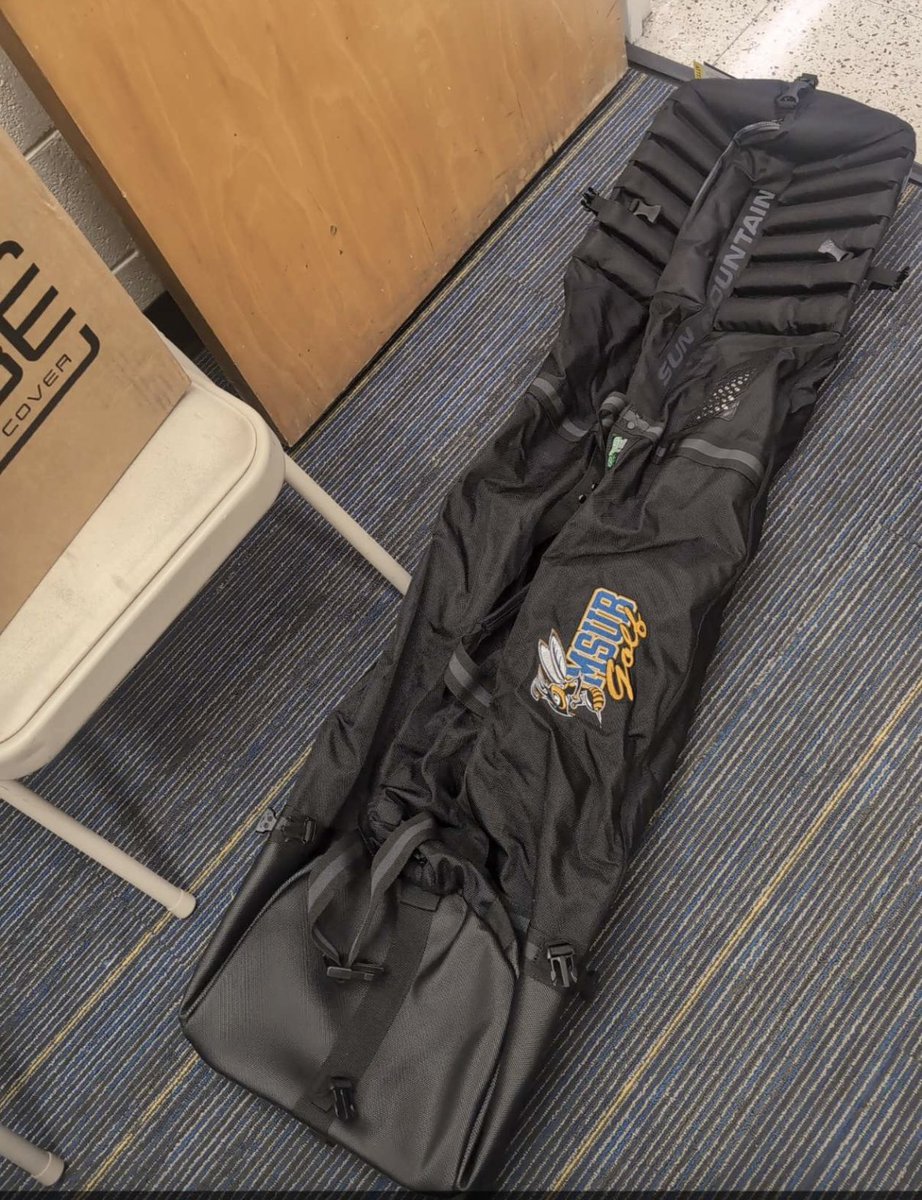 nick_schmidt_10's tweet image. New year, new gear! 🐝⛳️ Thanks to the incredible support of our donors, @MSUBGolf is traveling in style with brand-new Sun Mountain travel bags. 💛💙 #YellowjacketNation #JacketPride 

Sometimes it’s the smallest things that bring you pleasure…this is one!