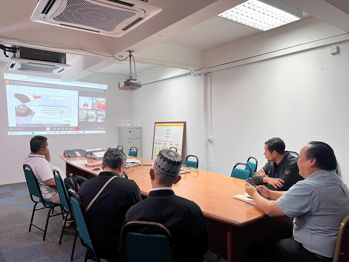 Sesi pembukaan verifikasi naziran (CKM JKR Pulau Pinang) ke Bengkel  Bahagian Mekanikal JKR W.P. Labuan

<a href="/RoslanisE/">Roslan bin Ismail</a>
<a href="/IPJKR_Official/">JKR Malaysia Rasmi</a>