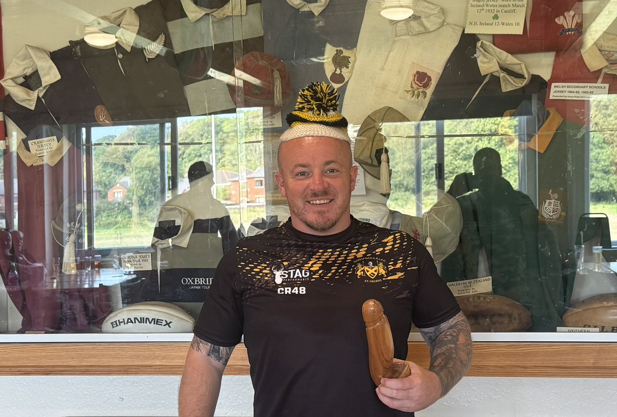 HaresfinchR's tweet image. Congratulations to the winner of this week’s Haresfinch Masters “Hard earned, D1ck of the week award”. This weeks award goes to Haresfinch #48 sponsored by BD - Birch Decor Ltd, Chris Rich. Congratulations Chris ⚫️⚪️🟡

#RLmasters #rugbyleague  #d1ckoftheweek