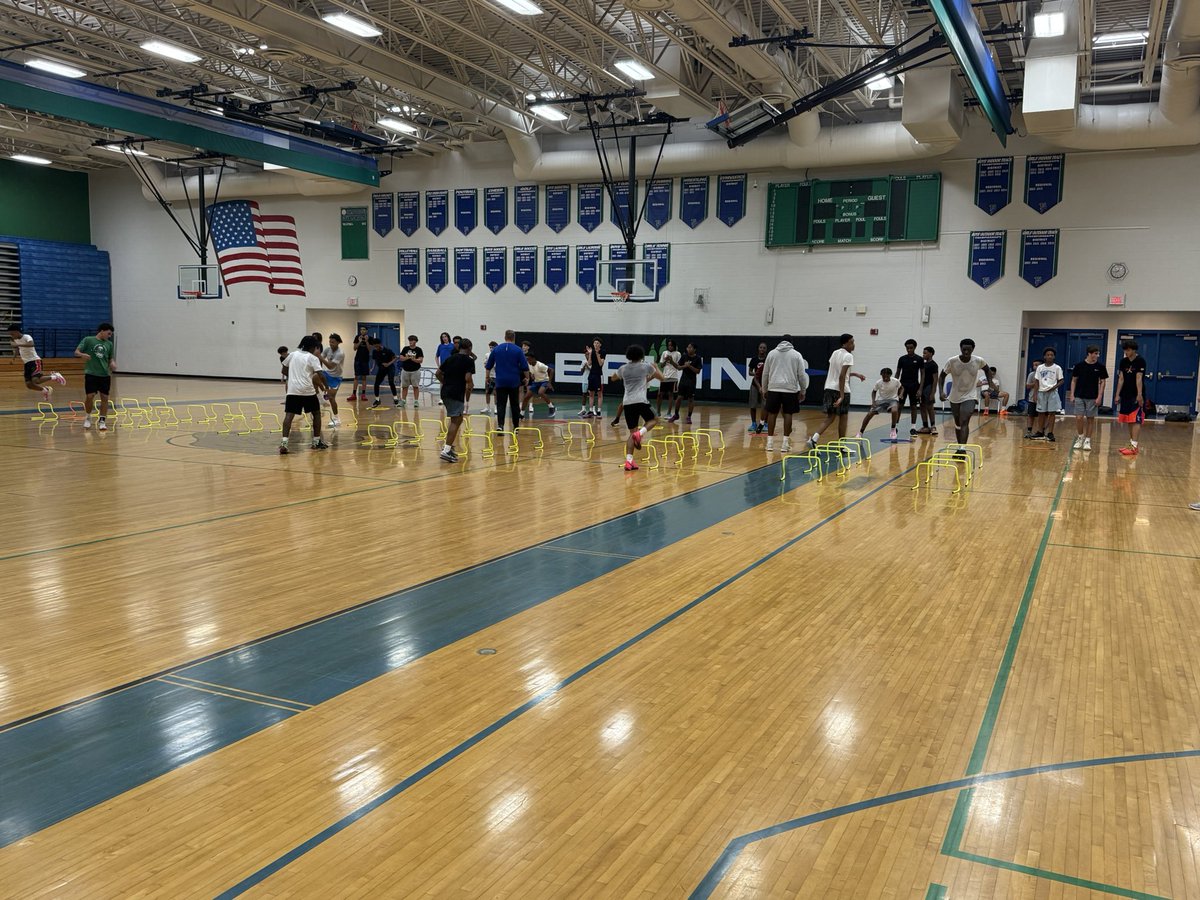 ForestParkBBall's tweet photo. Back in the Gym for fall workouts. https://t.co/GzMTNPLlzZ
