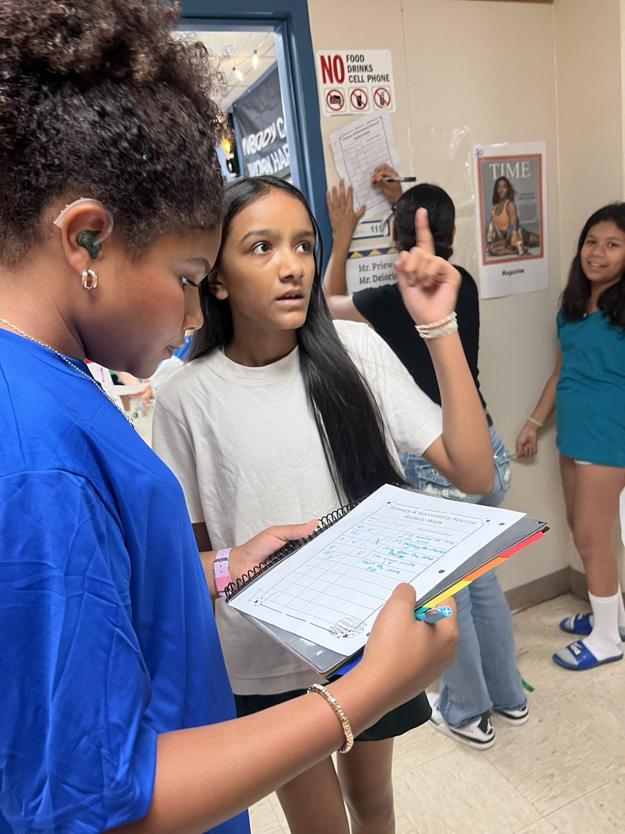 ahjsacadean's tweet photo. So many cool things happening at @TheJuniorSchool Love to see young minds at work! #best_school_in_texas https://t.co/JowqqR66LH