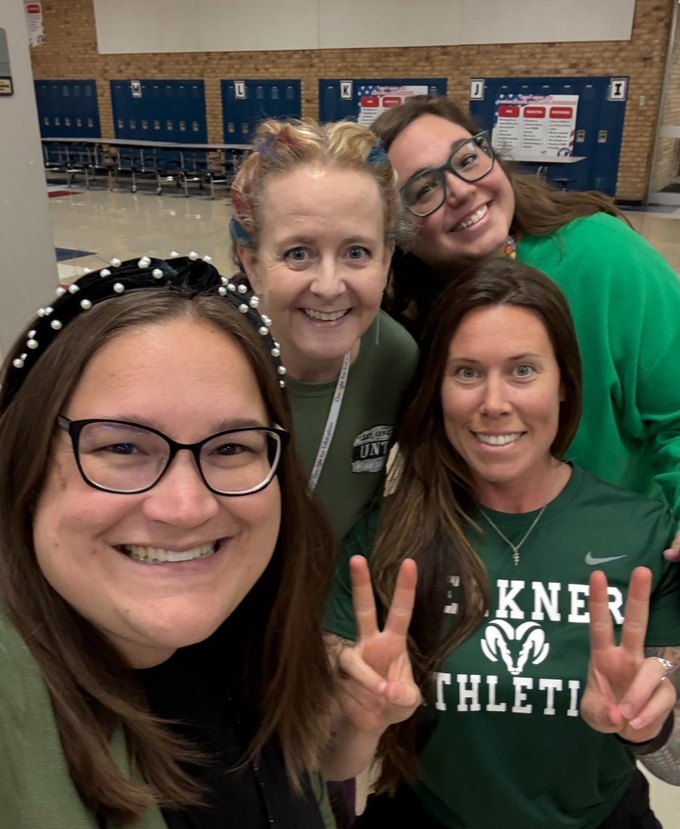 CoachMcCoy_PE's tweet photo. 🌿💚 @ljhpatriots united in green today — standing with Hill County and showing our support As schools there begin today! We hope every student feels supported, encouraged, and Hill County Strong. #HillCountyStrong https://t.co/nNDX1SEdjt