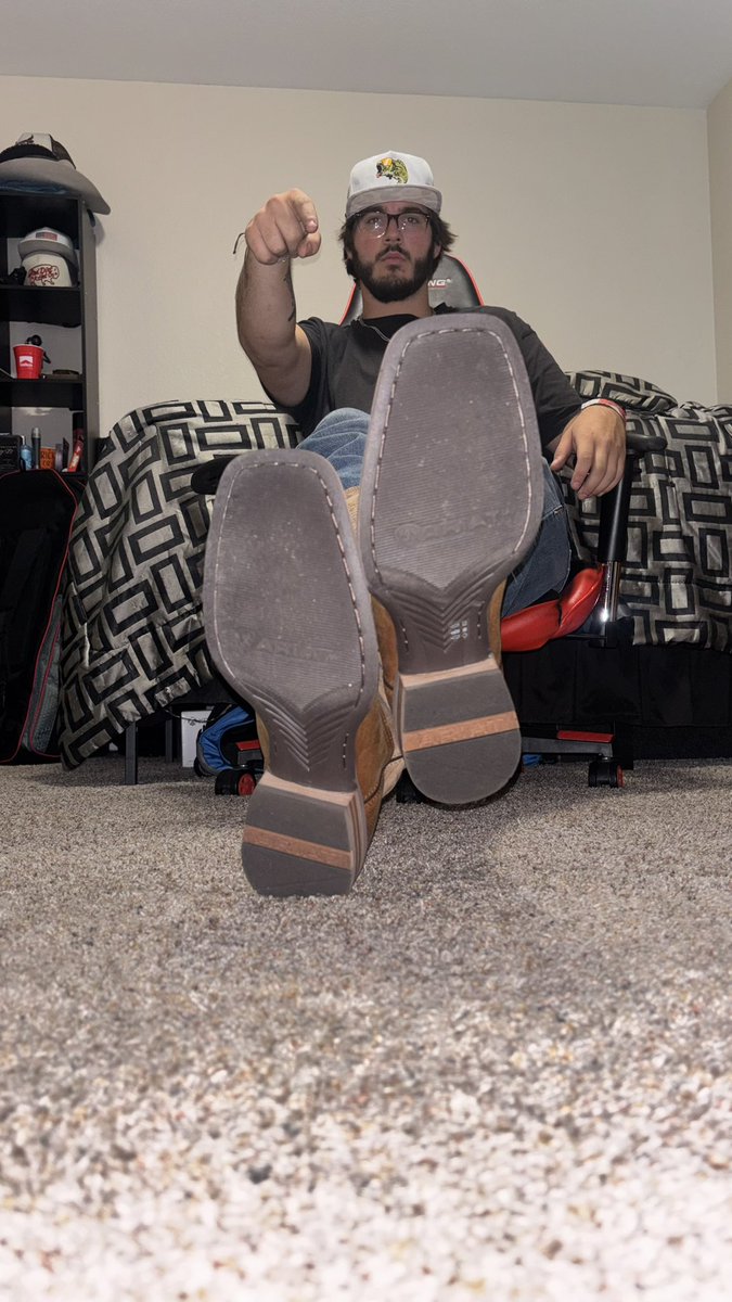 which one of you losers wants to go shopping and spoil this perfect boot alpha 🥾🥾#cashmaster #footworship #findom #cashslave #footslave