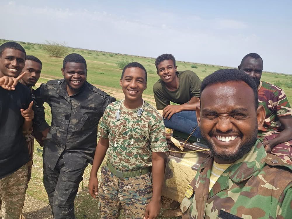 🔻أقتلونا !!
نحن قوم ليس نكسر 
اقتلونا سوف يقوى الشعب اكثر.
هذا نهج!!
في دمانا قد تجزر
نهج دم ود الفضل فينا اكبر
نهج دم ود الفضل فينا اكثر