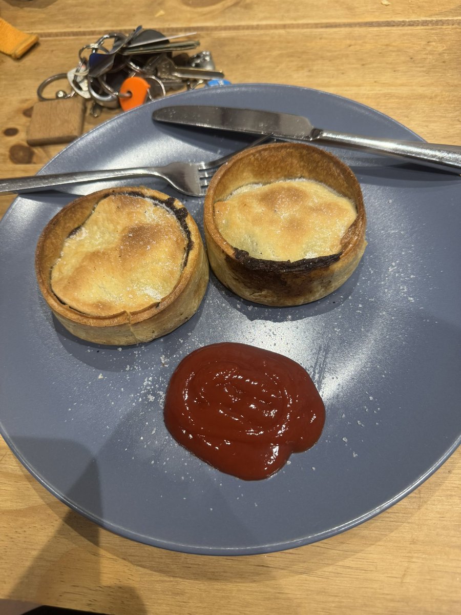 Just some pies canny go wrong <a href="/Plute93/">Plute</a>