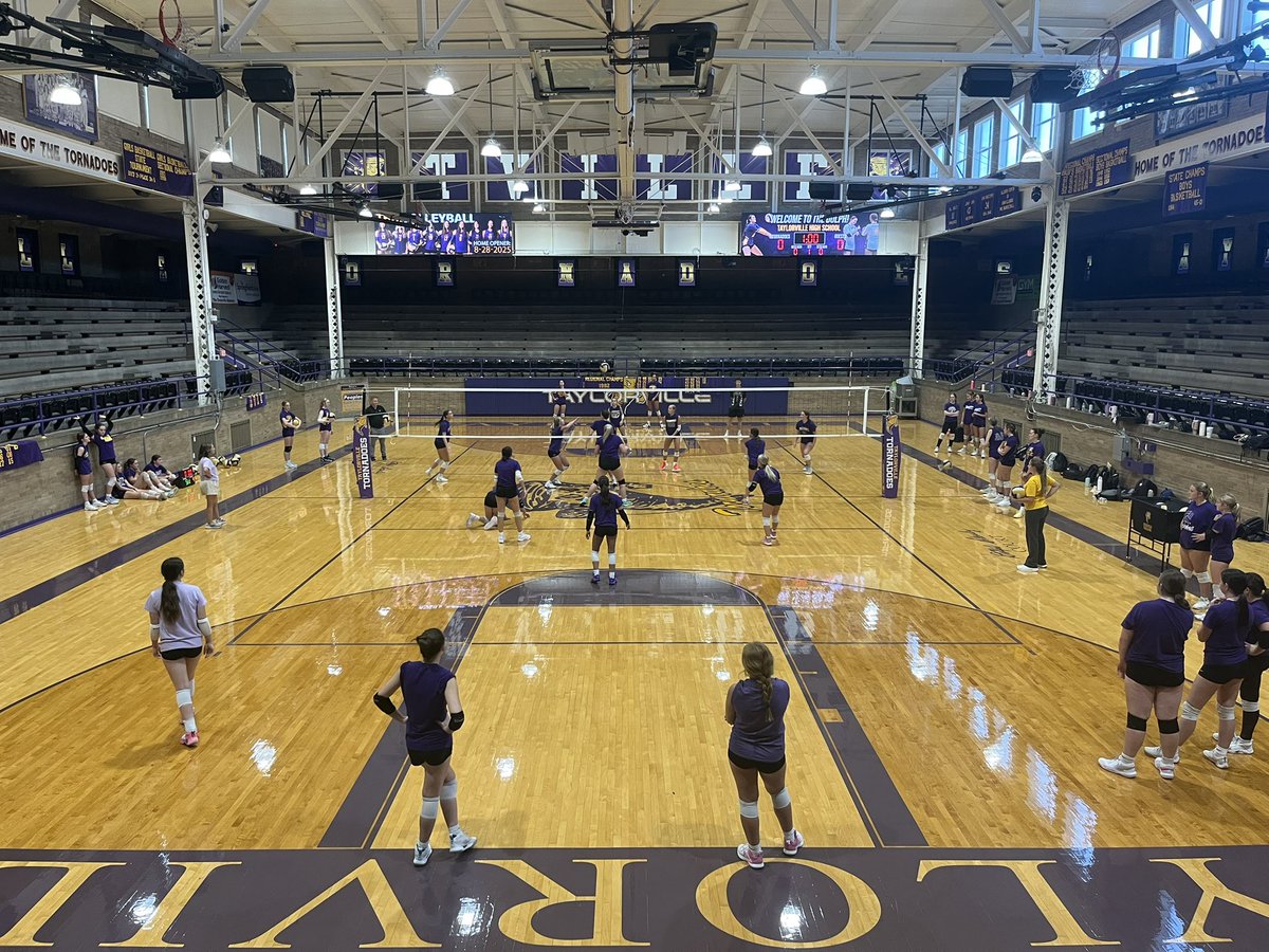 DerekParris's tweet photo. The 2025 Channel1450 fall sports preview tour made a volleyball stop this afternoon inside one of the best gyms in the state. 

Absolutely love getting back there where I started my sports media career 

Thanks to Coach Peabody for the hospitality

- Taylorville Tornadoes 🏐 https://t.co/HjpECWSUMi