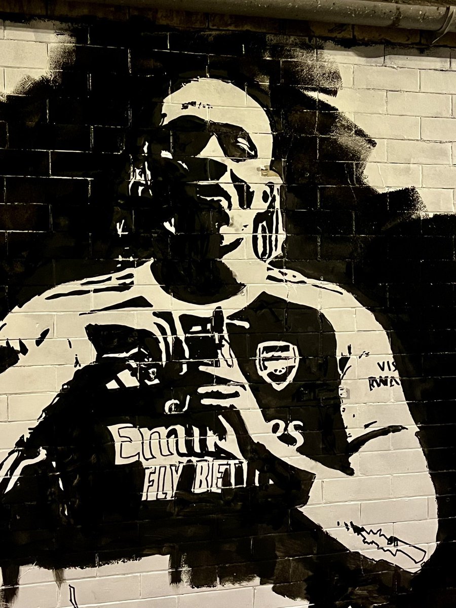 afcstuff (@afcstuff) on Twitter photo Mural street art of Arsenal-bound Eberechi Eze outside the Emirates Stadium, by <a href="/northbanksyafc/">@Northbanksy</a>. ๐๐จ
๐ธ <a href="/strollernick/">Nick Callow</a> Mural street art of Arsenal-bound Eberechi Eze outside the Emirates Stadium, by <a href="/northbanksyafc/">@Northbanksy</a>. ๐๐จ
๐ธ <a href="/strollernick/">Nick Callow</a>