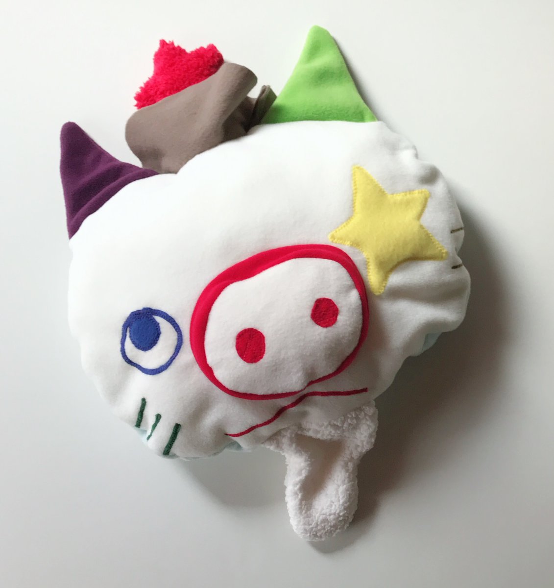 PremonJP's tweet photo. 帽子をかぶったおしゃれさん
あの歌が聴こえてきそう♪

https://t.co/AptmNIULJK 
#プリモン 
#子供の絵 
#ぬいぐるみ 
#五匹のこぶた
#チャールストン??! https://t.co/wAtb0AqreG