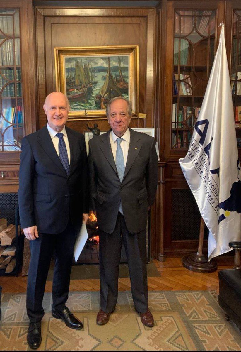 EmbRusUruguay's tweet photo. El 19 de agosto, el Embajador de Rusia en Uruguay, Alexey Isakov, se reunió con el Secretario General de la Asociación Latinoamericana de Integración (ALADI), Sergio Abreu. https://t.co/cTcz76JLCI