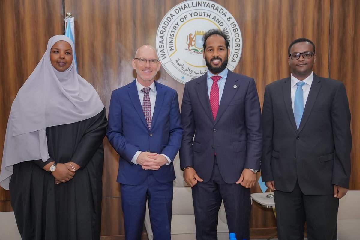 hamzaabdi02's tweet photo. Honored to join H.E Minister Mohamed Abdulkadir Ali in meeting at @MoysFGS with SRSG James Swan &amp; team from @UNTMIS_ . We shared priorities under the Somalia National Youth Policy 2023–2030 &amp; discussed stronger collaboration for youth in peace, governance &amp; development. #Youth https://t.co/wUitlkylUa