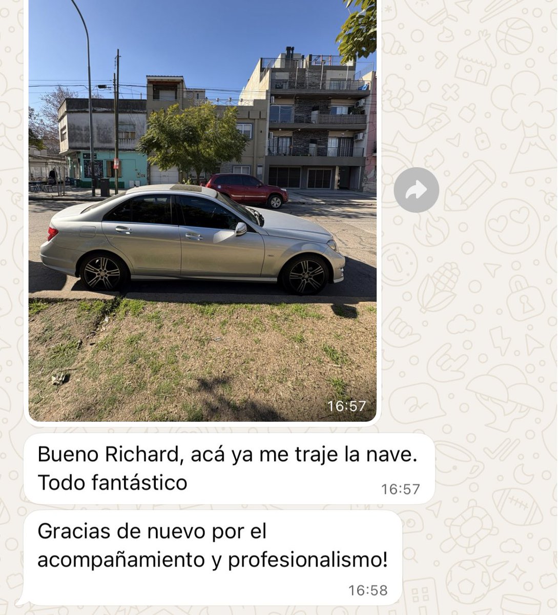 Otro cliente feliz con su nuevo usado! ✅ 

Costó, pero encontramos un MB C250 en muy buen estado y sin pagarlo un disparate

Que satisfacción lograr que otro de mis clientes ande en un verdadero AUTAZO.

⚠️ Estas buscando un daily anti bitrenes? Mandame md!