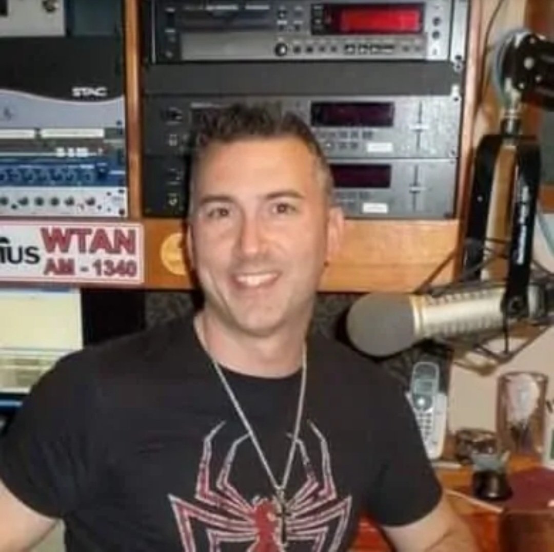 pblake1003's tweet photo. Happy National Radio day will see you on The Sports Web live at 8pm on The Evolution of Sports Talk Television talking #GoBucs at 727-255-0391
#BucsNation #BucsLife #GoBucsGo #rolexreporter #WeAreTheKrewe https://t.co/Y1omU2TOzA