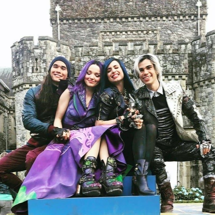 𝑬𝒗𝒊𝒆 𝑴𝒊𝒍𝒍𝒔 tweet media