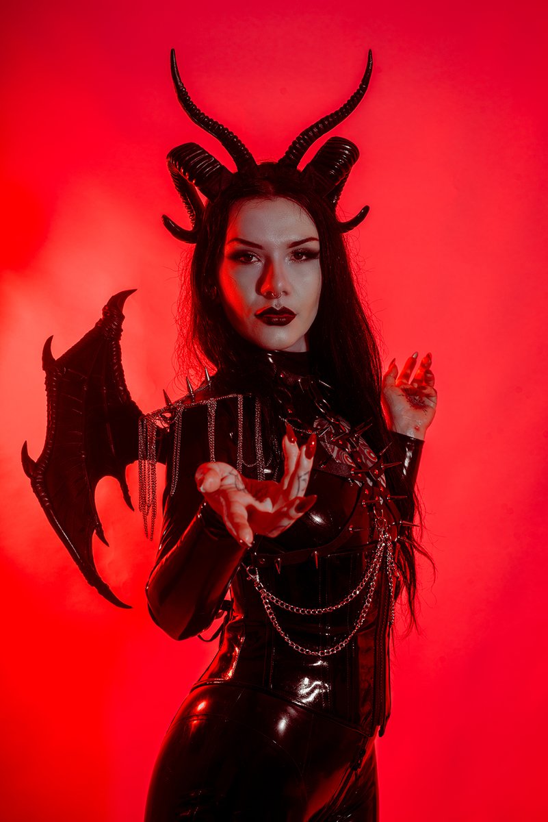 Make your Fantasy Come to Life! Order a Custom Clip from me now! iwe.one/M49v6